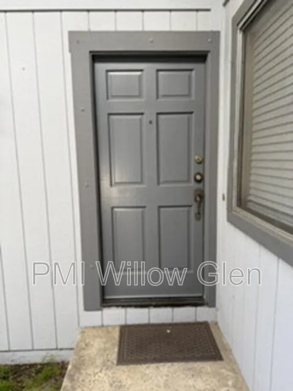 7379 Tulare Hill Dr photo 2