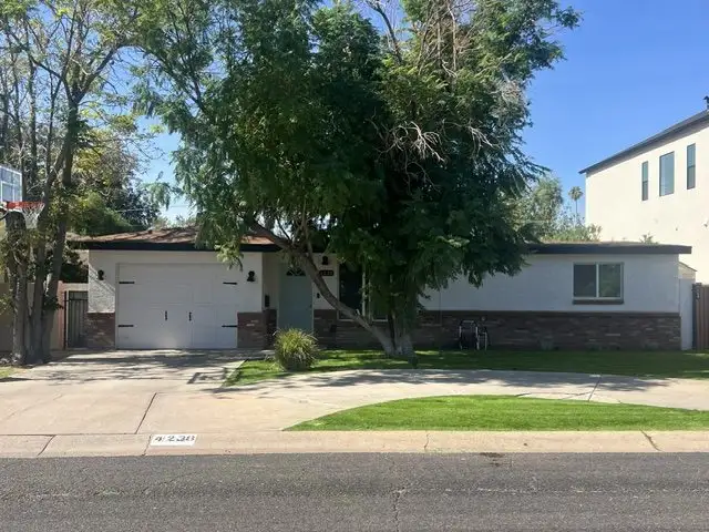 4238 N 45th Pl photo 3