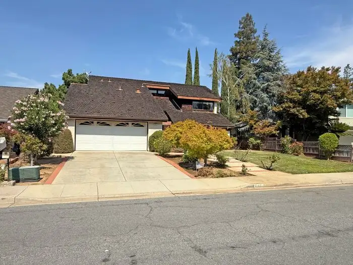 6462 Sproul Ct photo 2