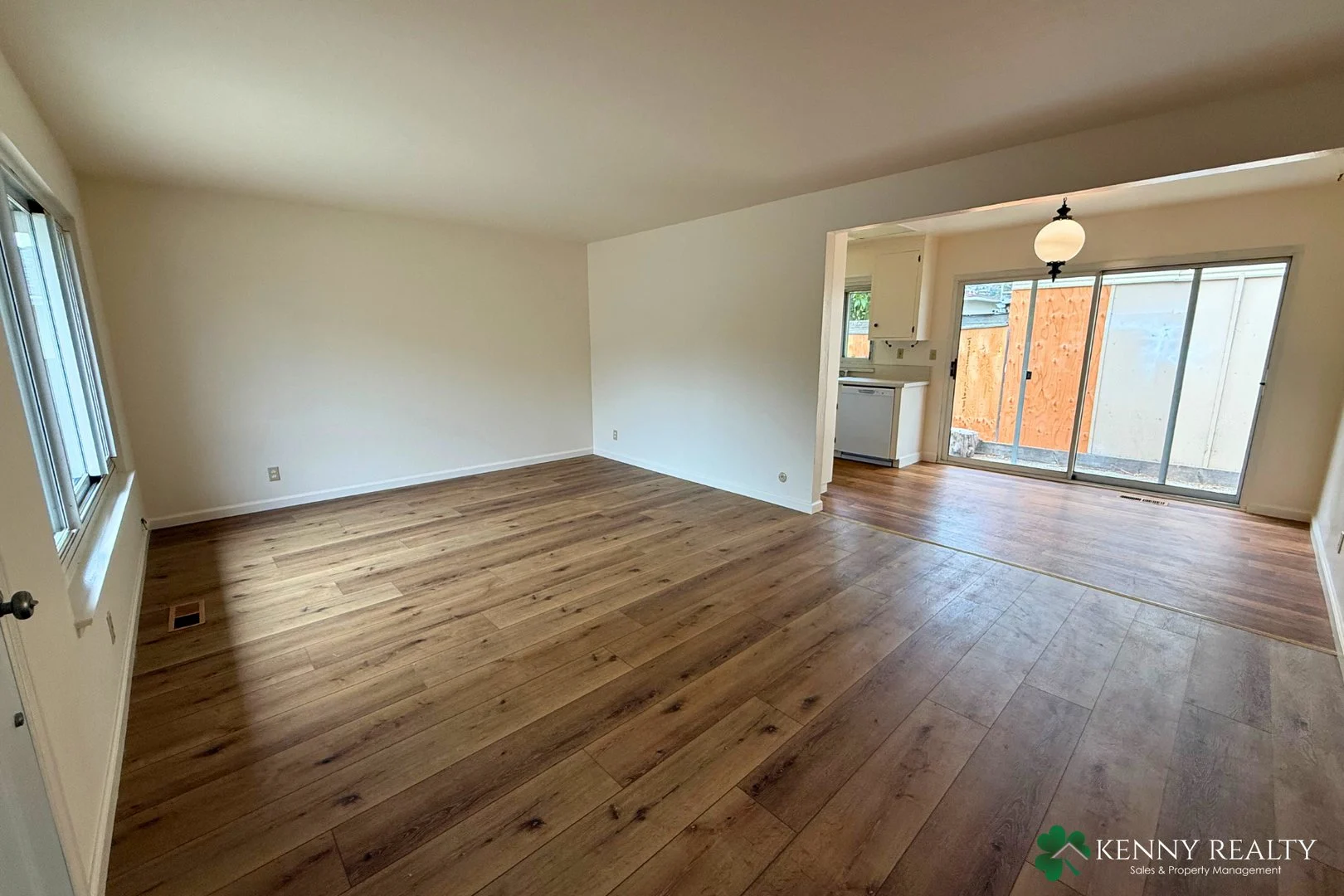 Spacious 3br/2ba Duplex Home In Millbrae With Private Yard &amp; 2-car Garage photo 3