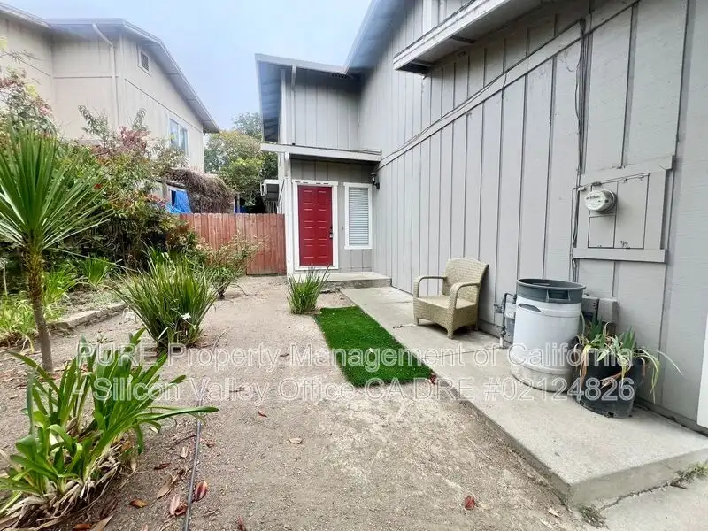144 Montebello Dr photo 2