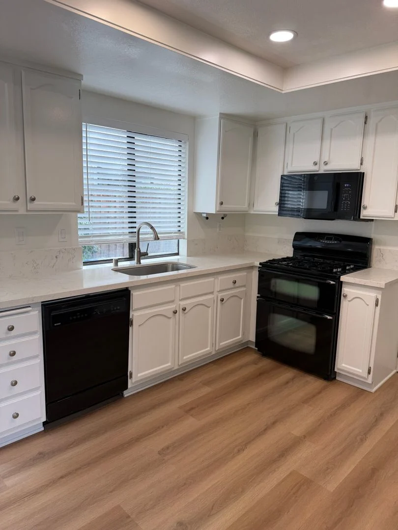230 Bridgeside Cir photo 5