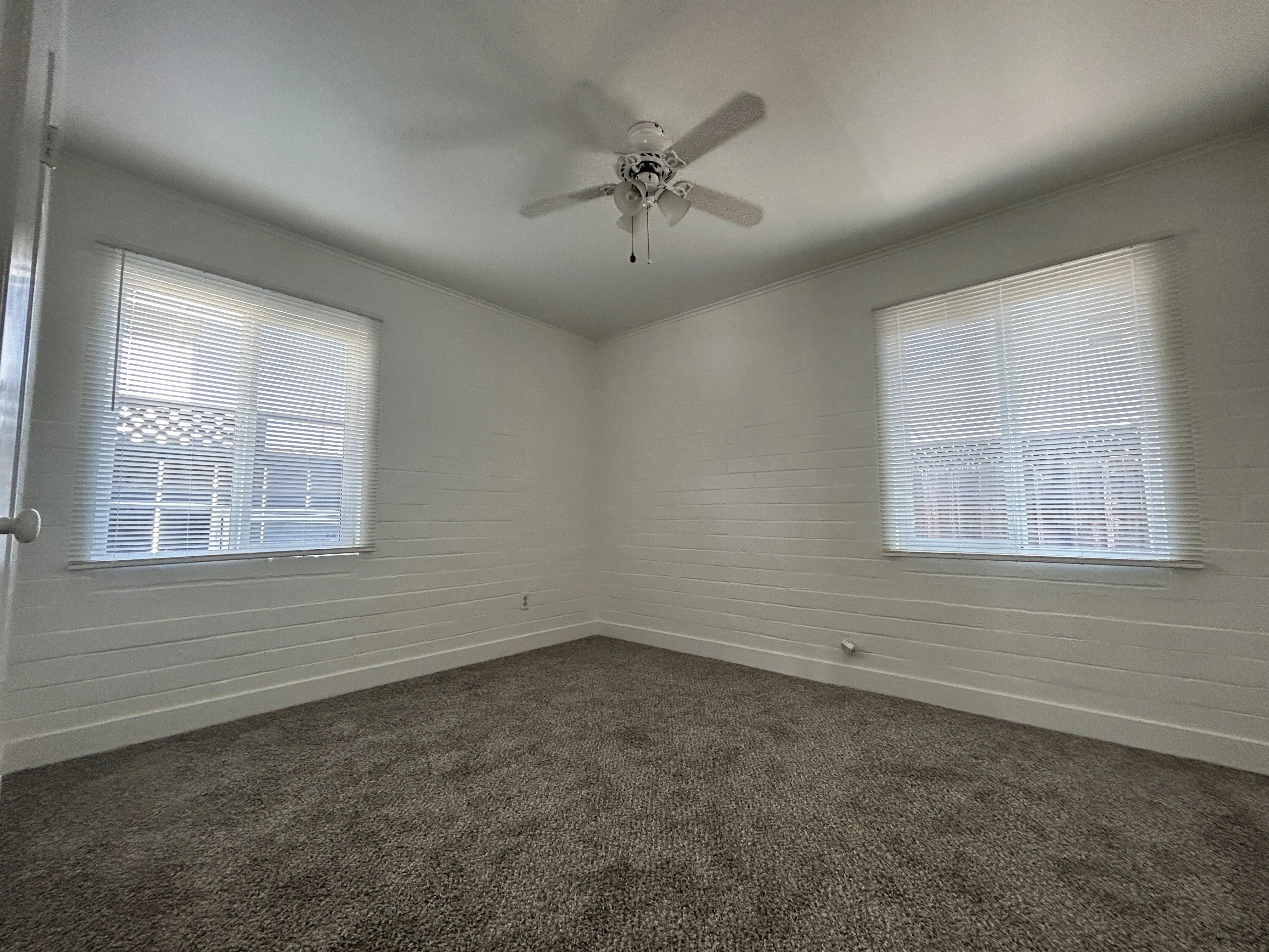 235 W Beverly Pl photo 4