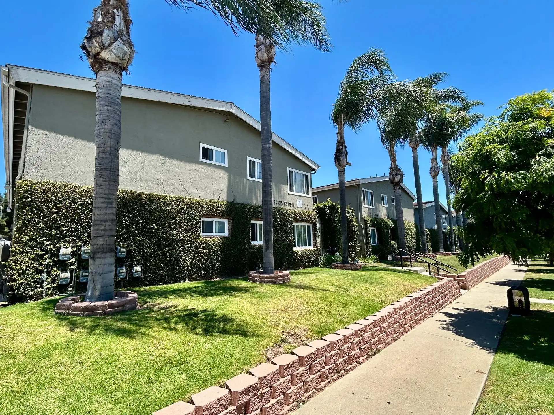 Bright 2 bed 1 bath in Pacific Beach photo 2