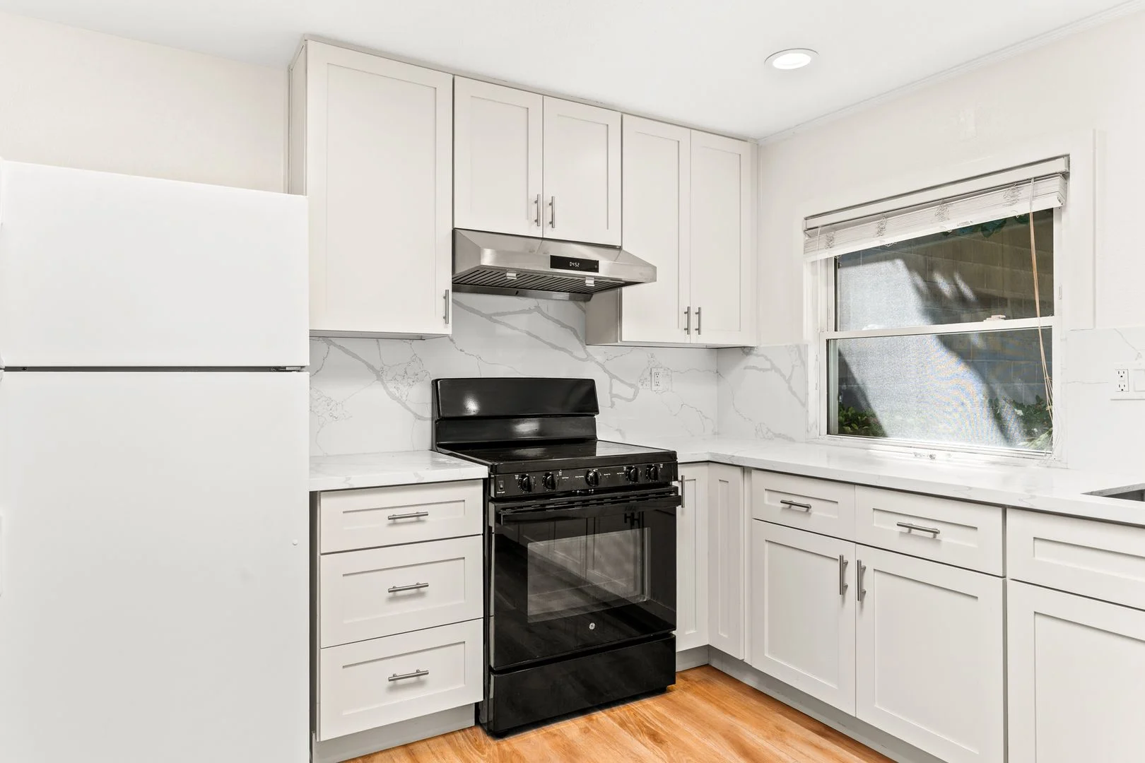 19546 Santa Maria Ave unit Rear photo 4
