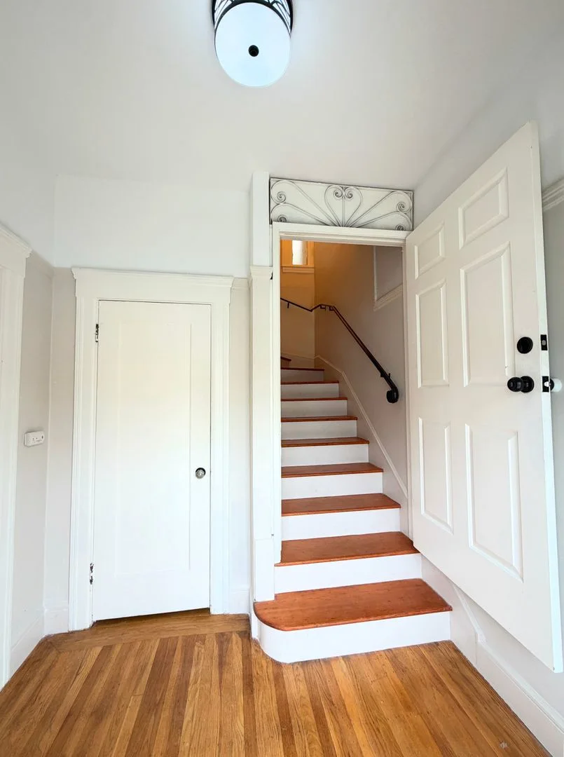 Updated Large Bright 1250sf 2br/1ba/1gr Crocker Home Available Now photo 3