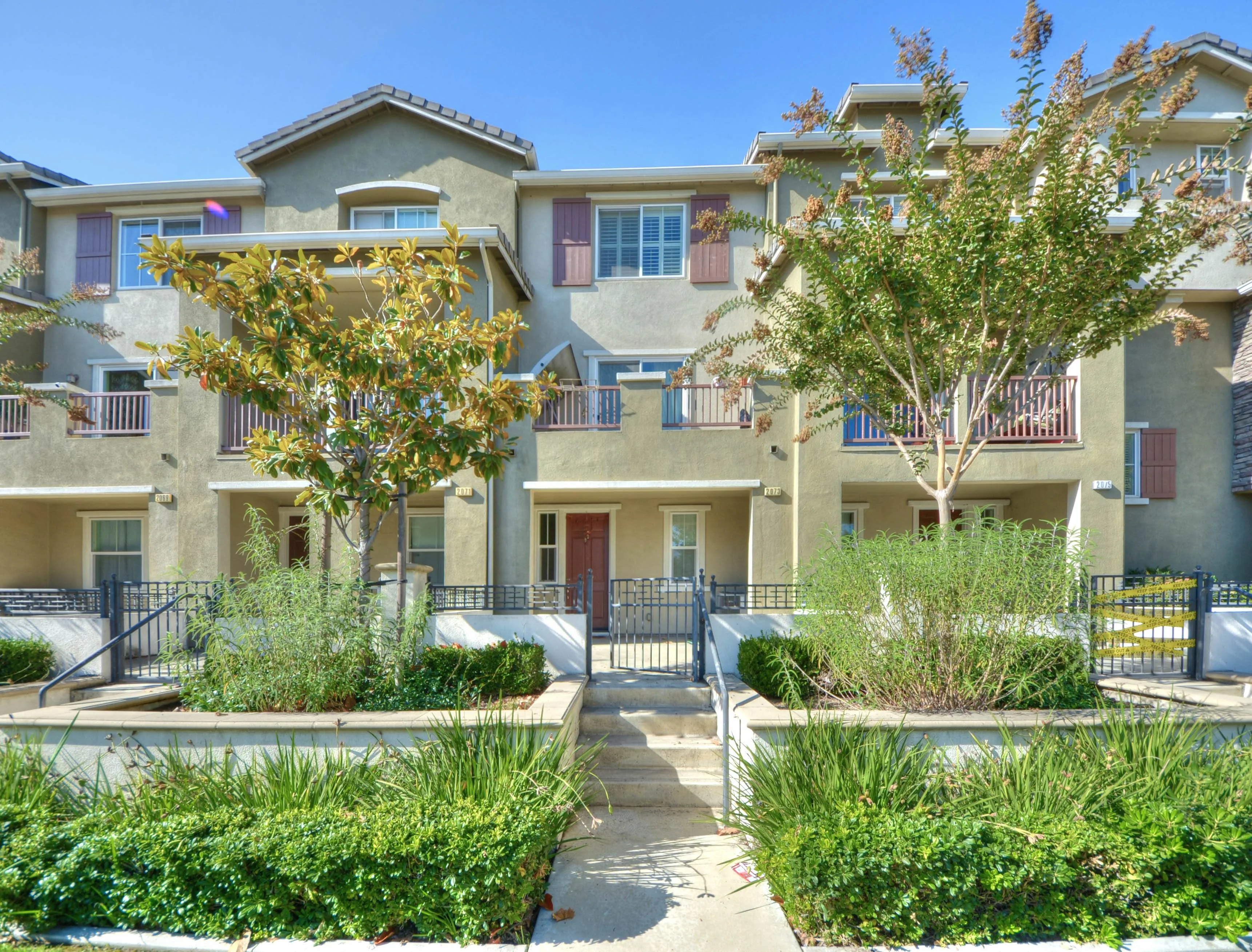 2073 Oakland Rd photo 3