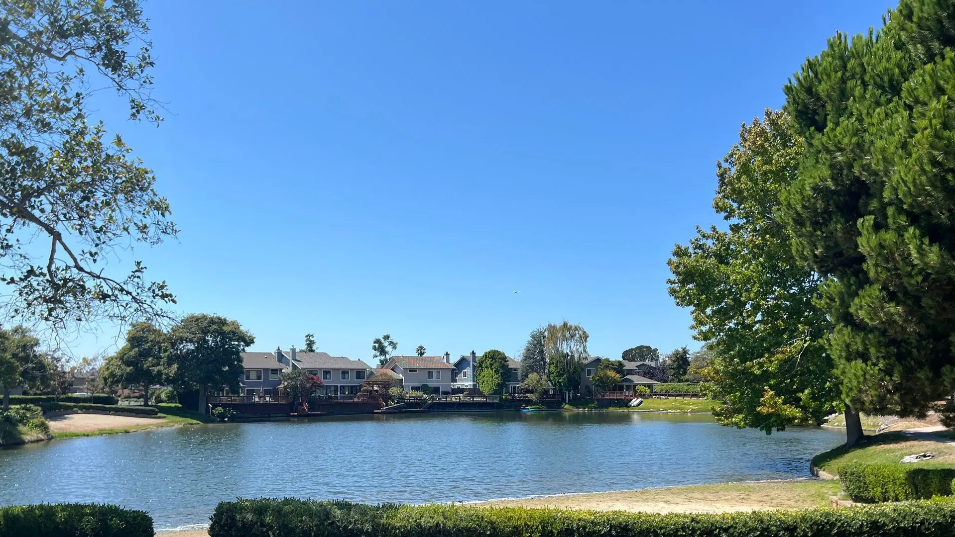 Enjoy peaceful waterfront living in Alameda 3/2.5 ready now