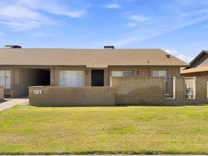 121 W Loma Vista Dr photo 3