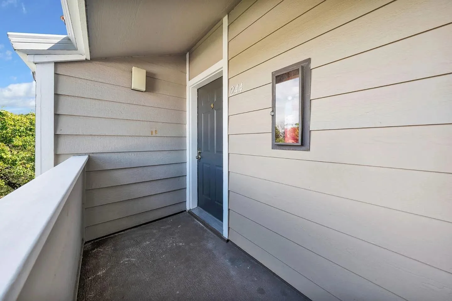 244 Stonegate Cir photo 2