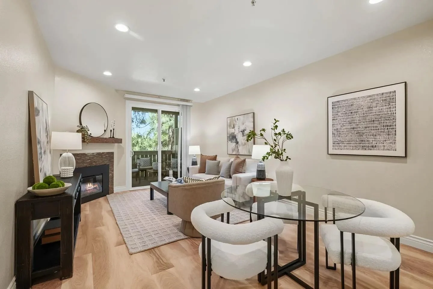 Beautifully Remodeled 1-bedroom, 1-bath Condominium In The Desirable G photo 4
