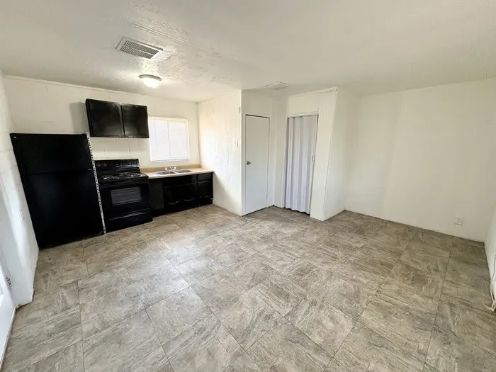 1407 N French St photo 5