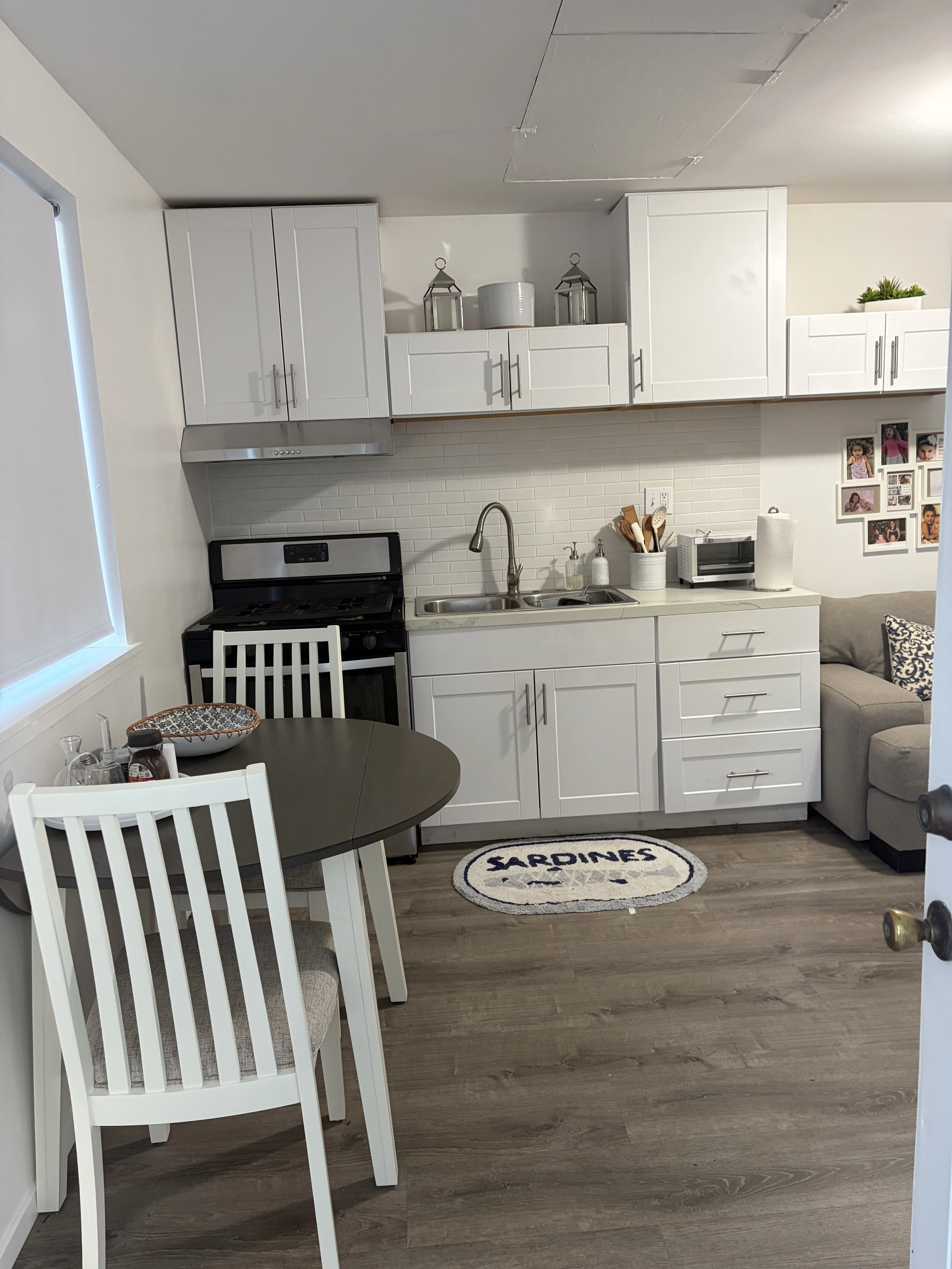 4665 Kleefeld Avenue, Unit Studio Rental photo 3