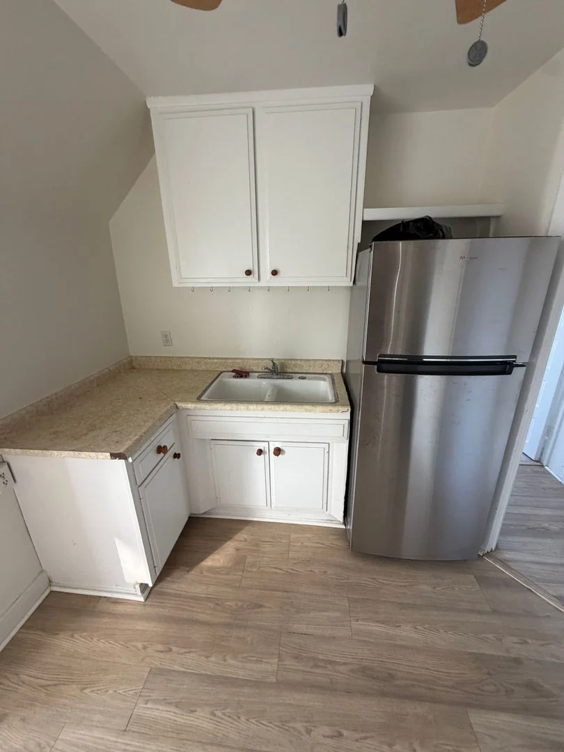 1 Bedroom West of the 5 Near the Beach-Available Now! photo 4