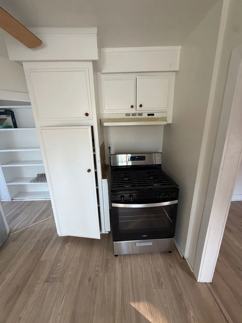 1 Bedroom West of the 5 Near the Beach-Available Now! photo 5