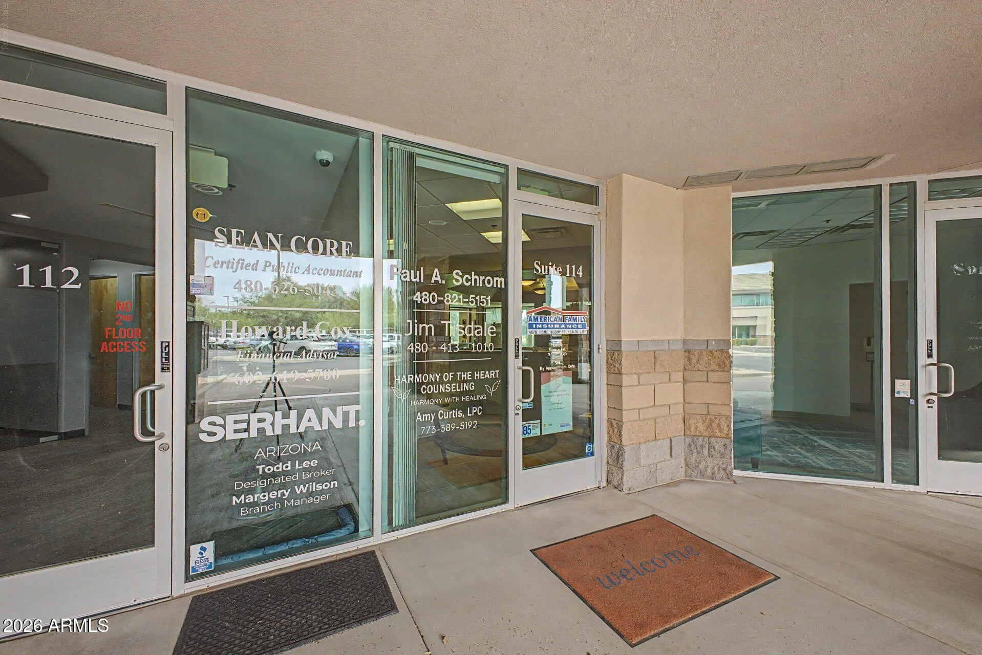 565 W CHANDLER Boulevard photo 4