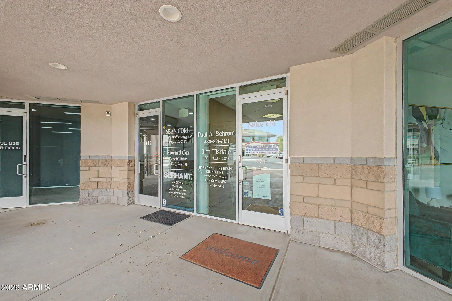 565 W CHANDLER Boulevard photo 3