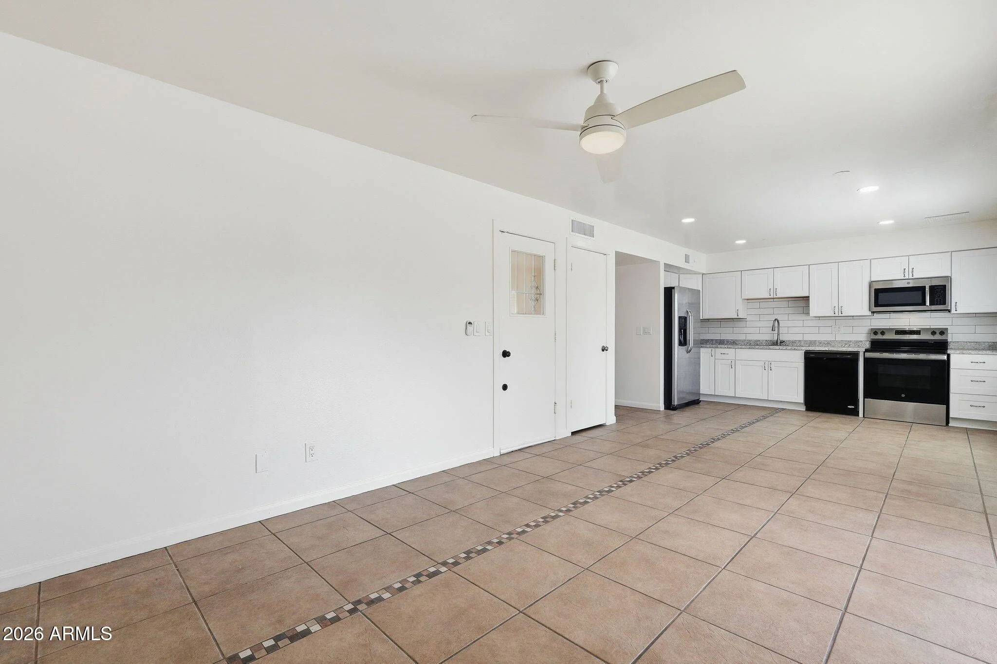 3427 E Helena Dr photo 4