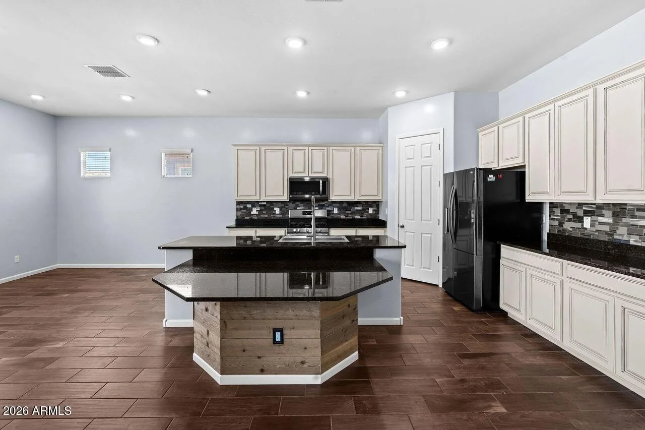23994 N 164th Dr photo 5