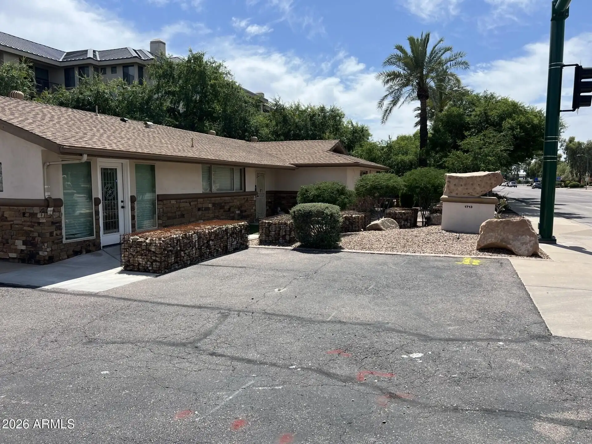 1711 E COLTER Street photo 2