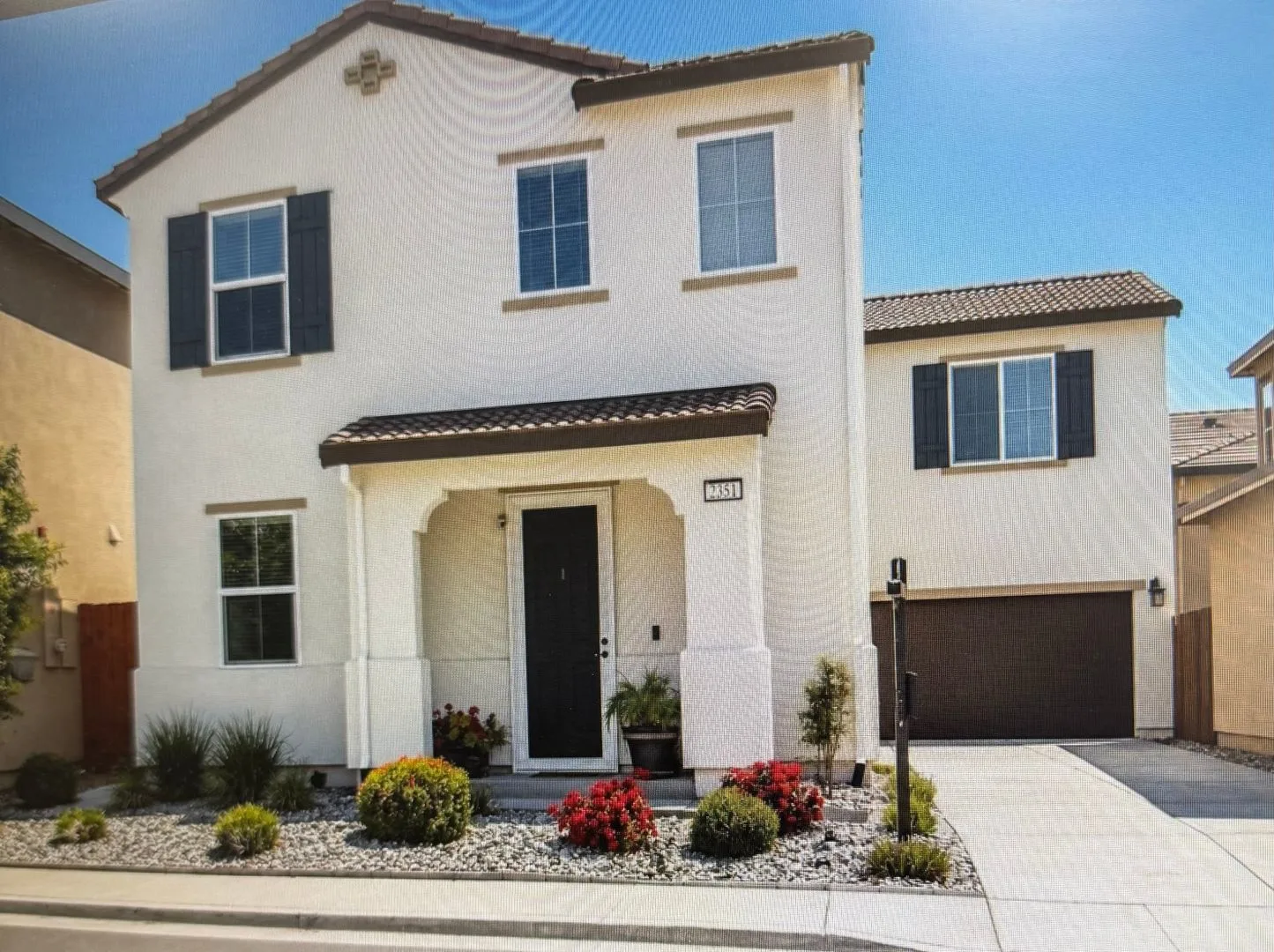 Newer 2 story home
