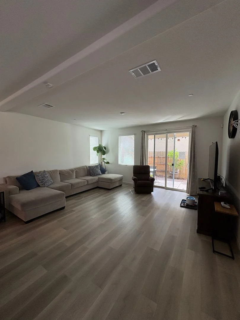 Newer 2 story home photo 4