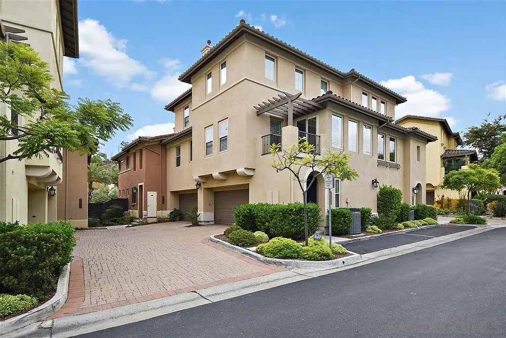 2822 Piantino Circle photo 2