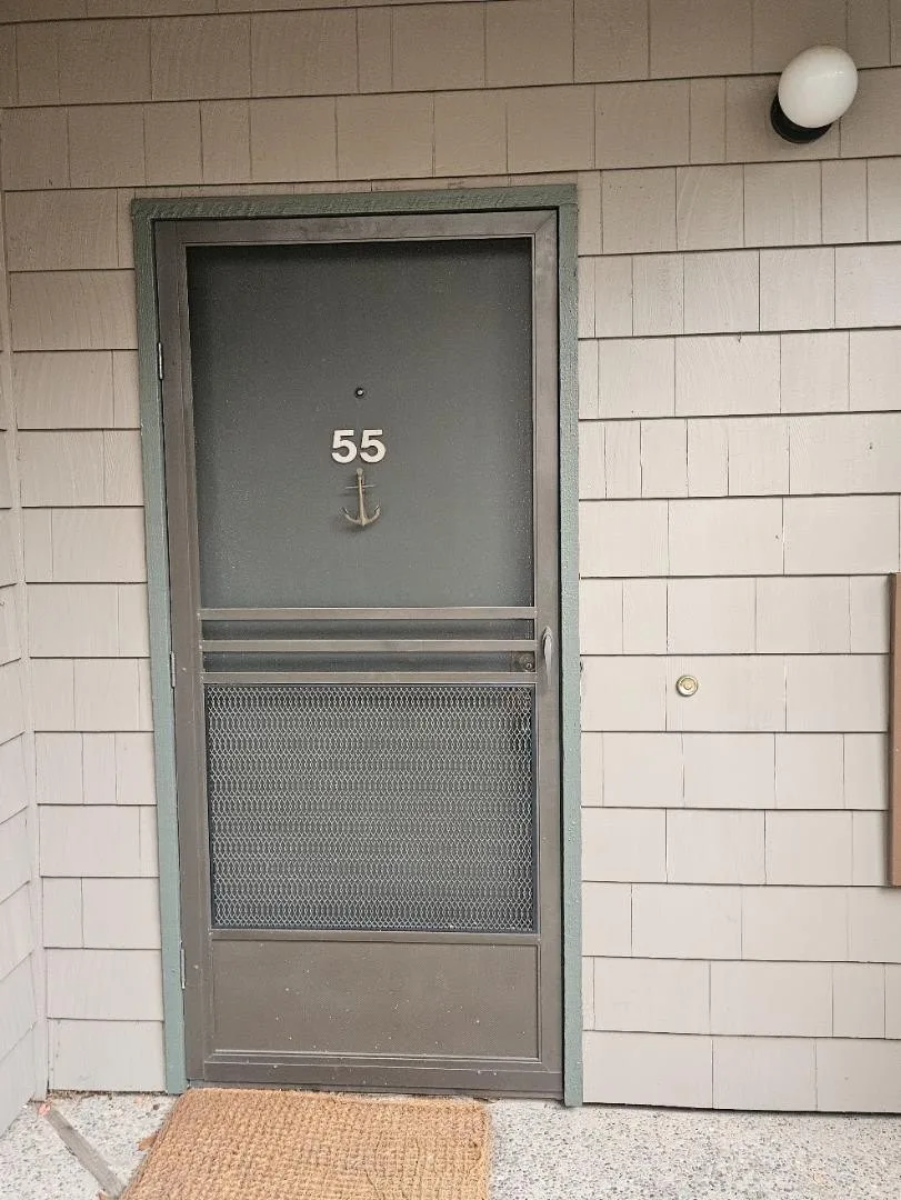 55 Cove Ln