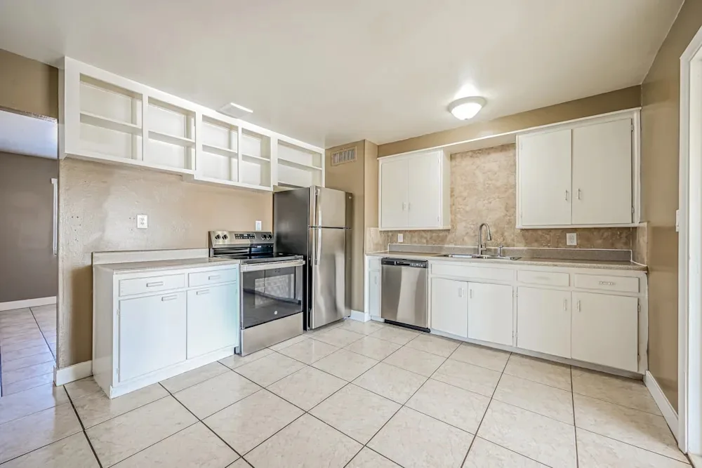 11206 W Oregon Ave photo 3