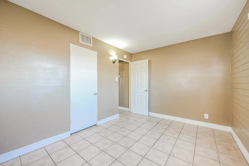 11206 W Oregon Ave photo 4
