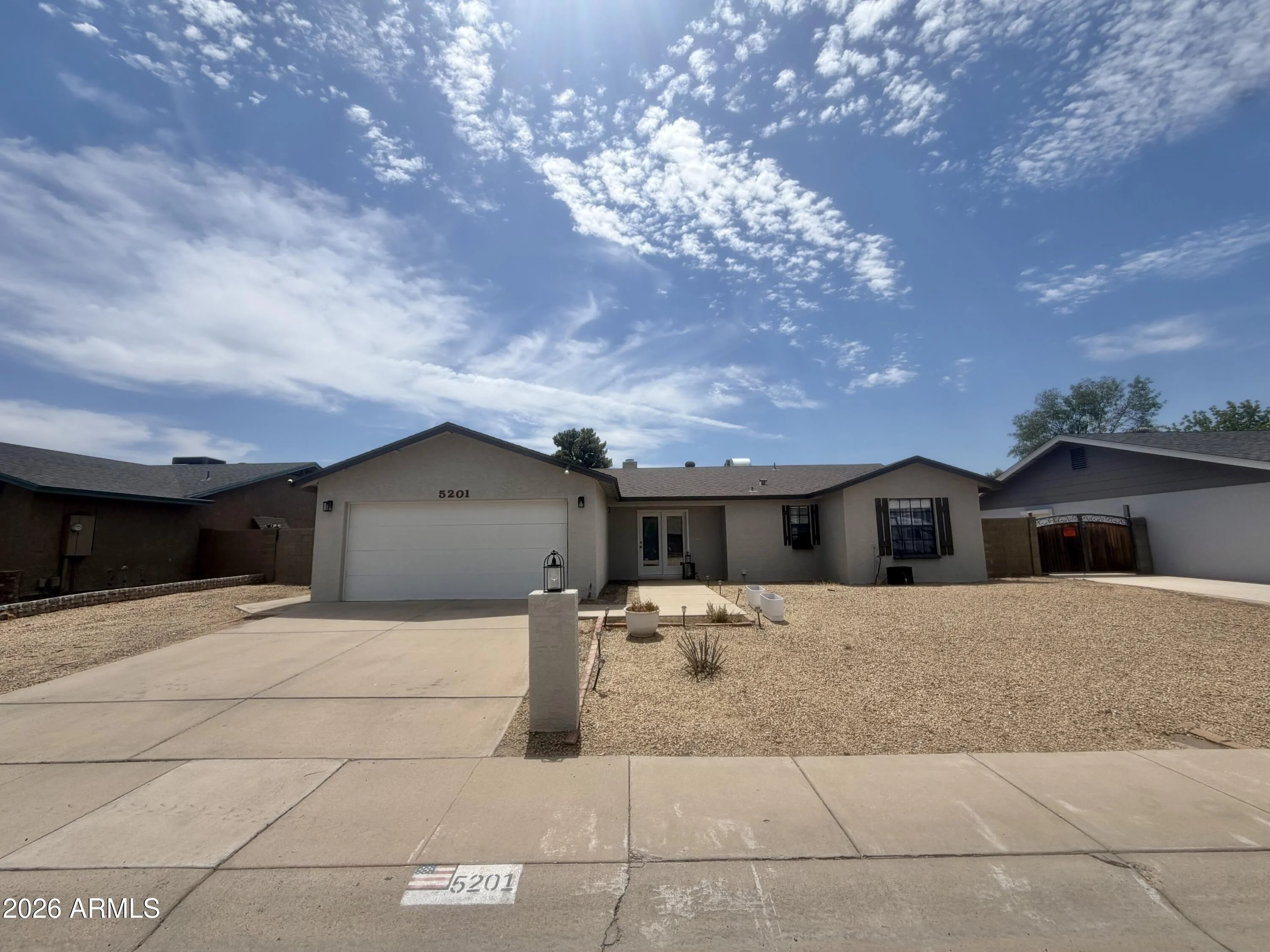 5201 W Mercer Ln photo 2