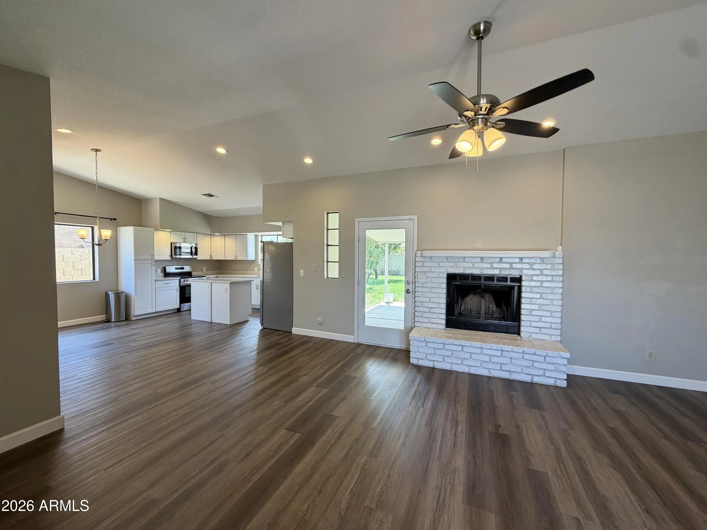 5201 W Mercer Ln photo 5