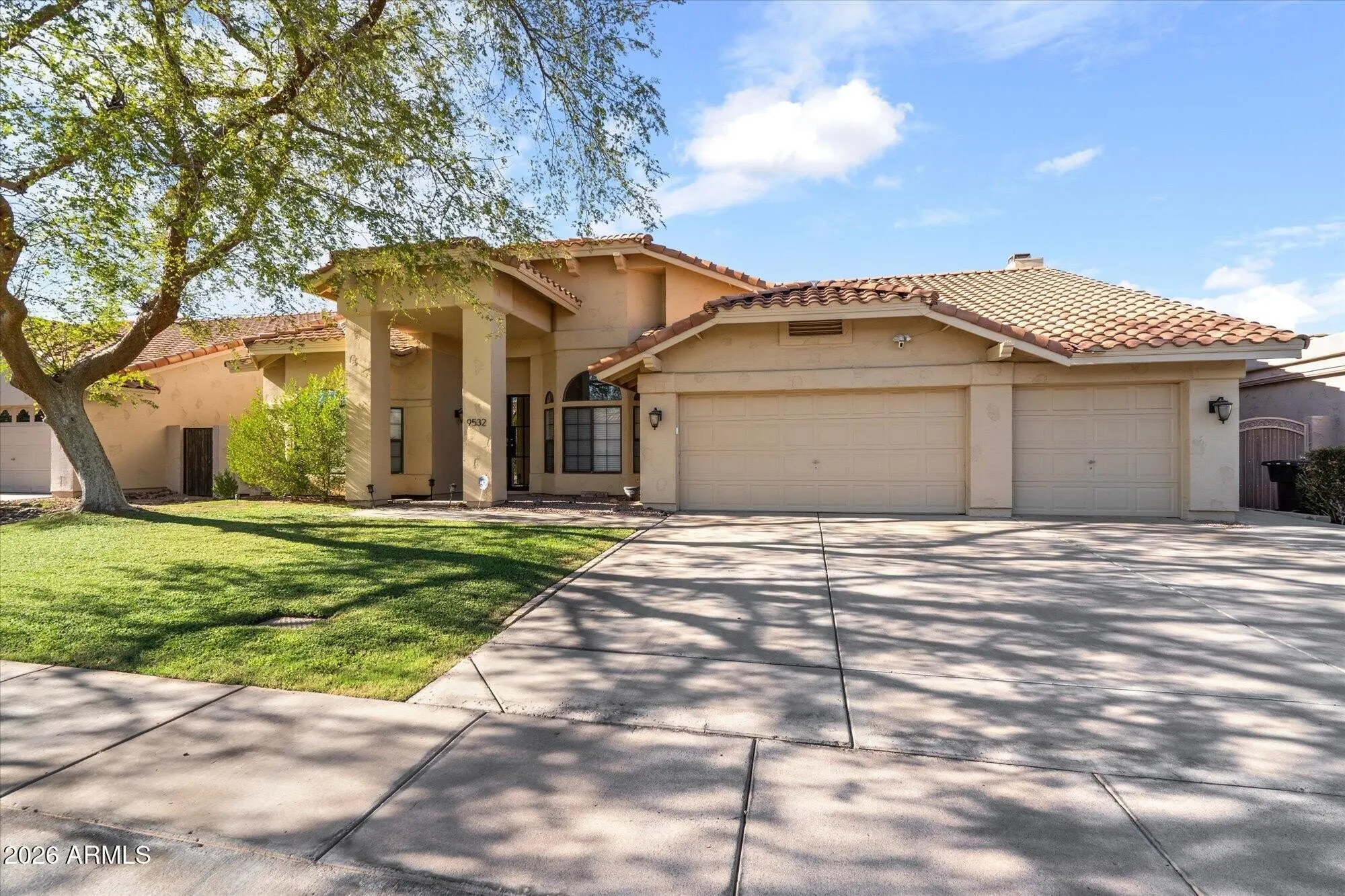 9532 E Corrine Dr photo 5