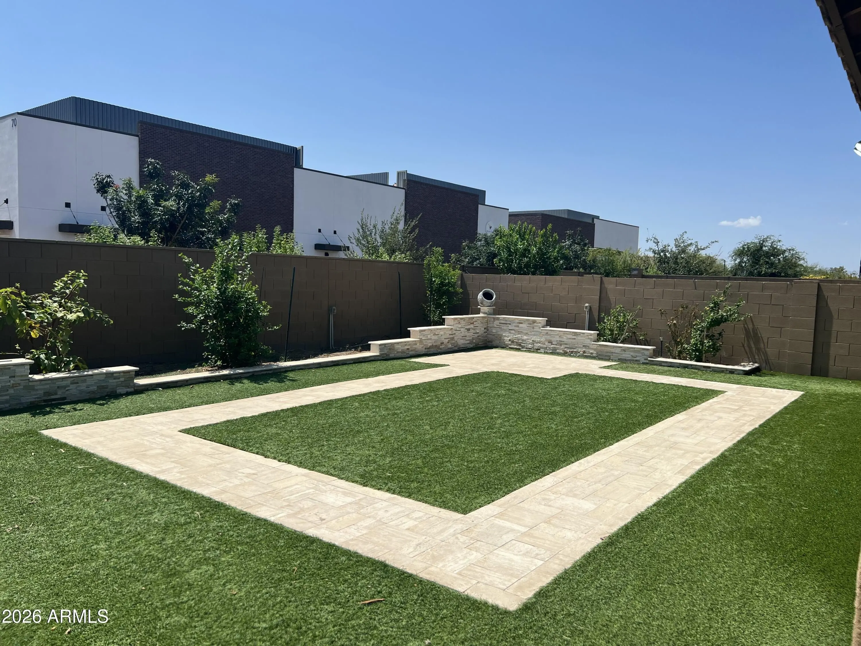 117 E Gemini Pl photo 2