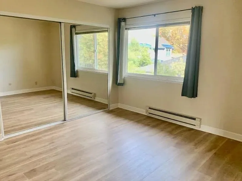 220 College Ave photo 2