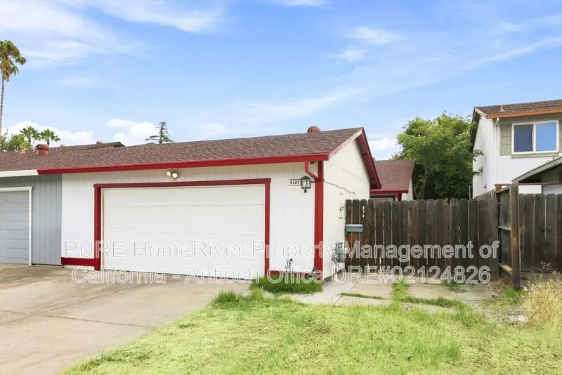 2121 Banyan Way photo 2