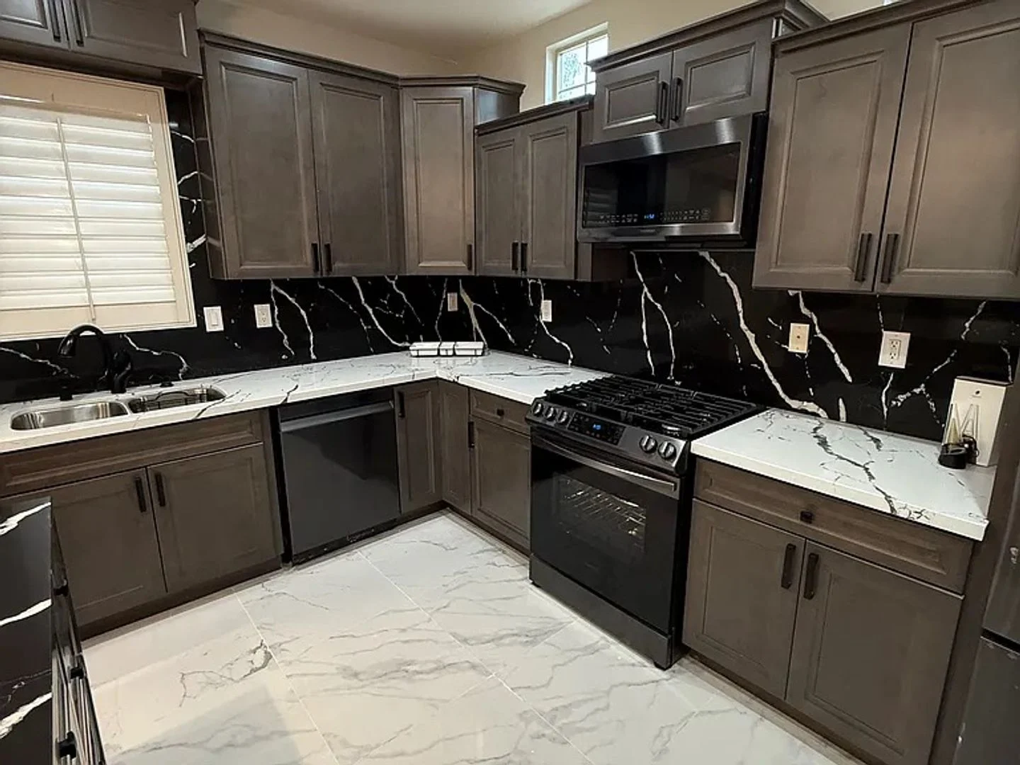 BEAUTIFUL RENOVATED HOME MISSION VALLEY photo 2
