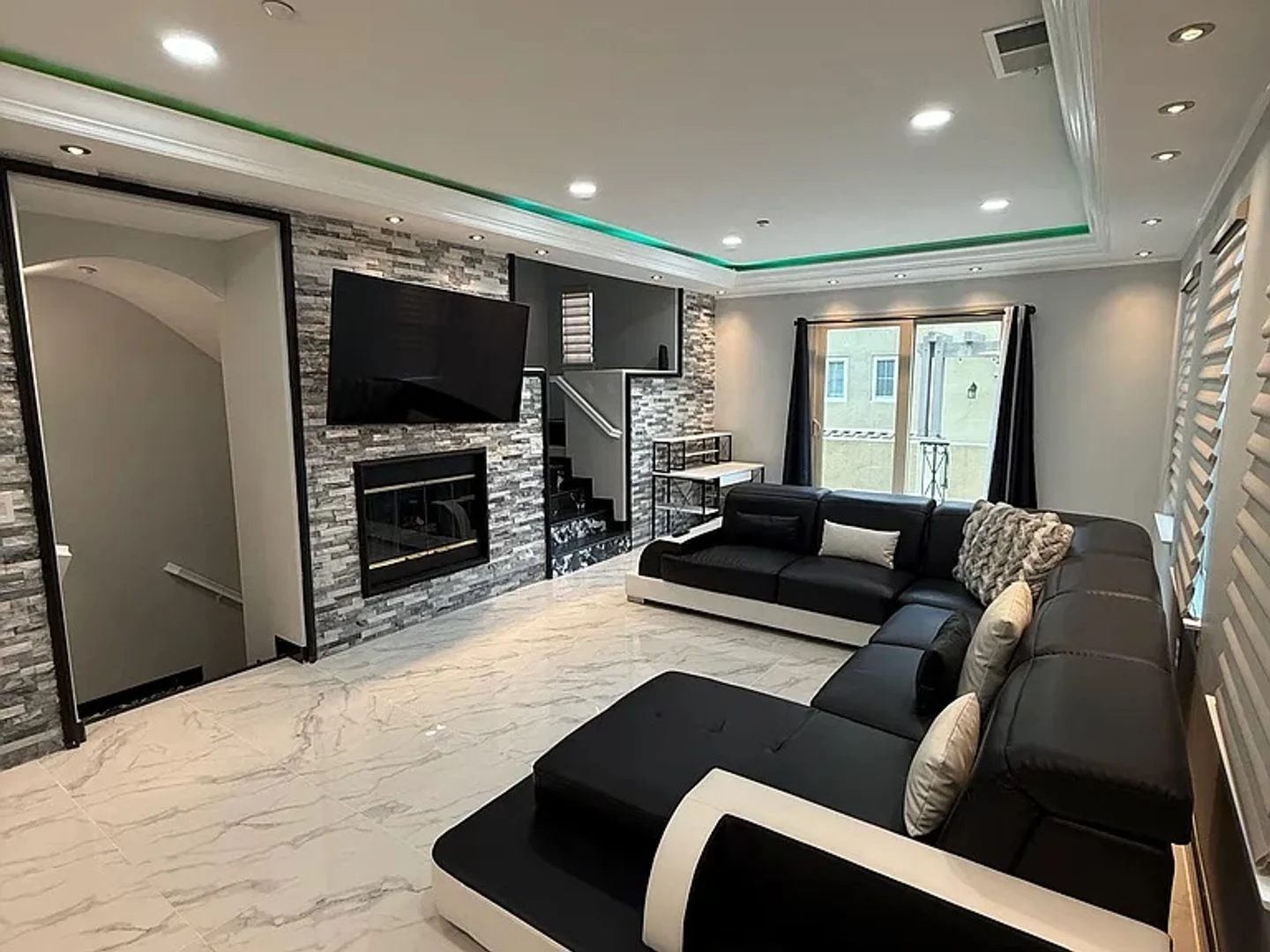 BEAUTIFUL RENOVATED HOME MISSION VALLEY photo 5