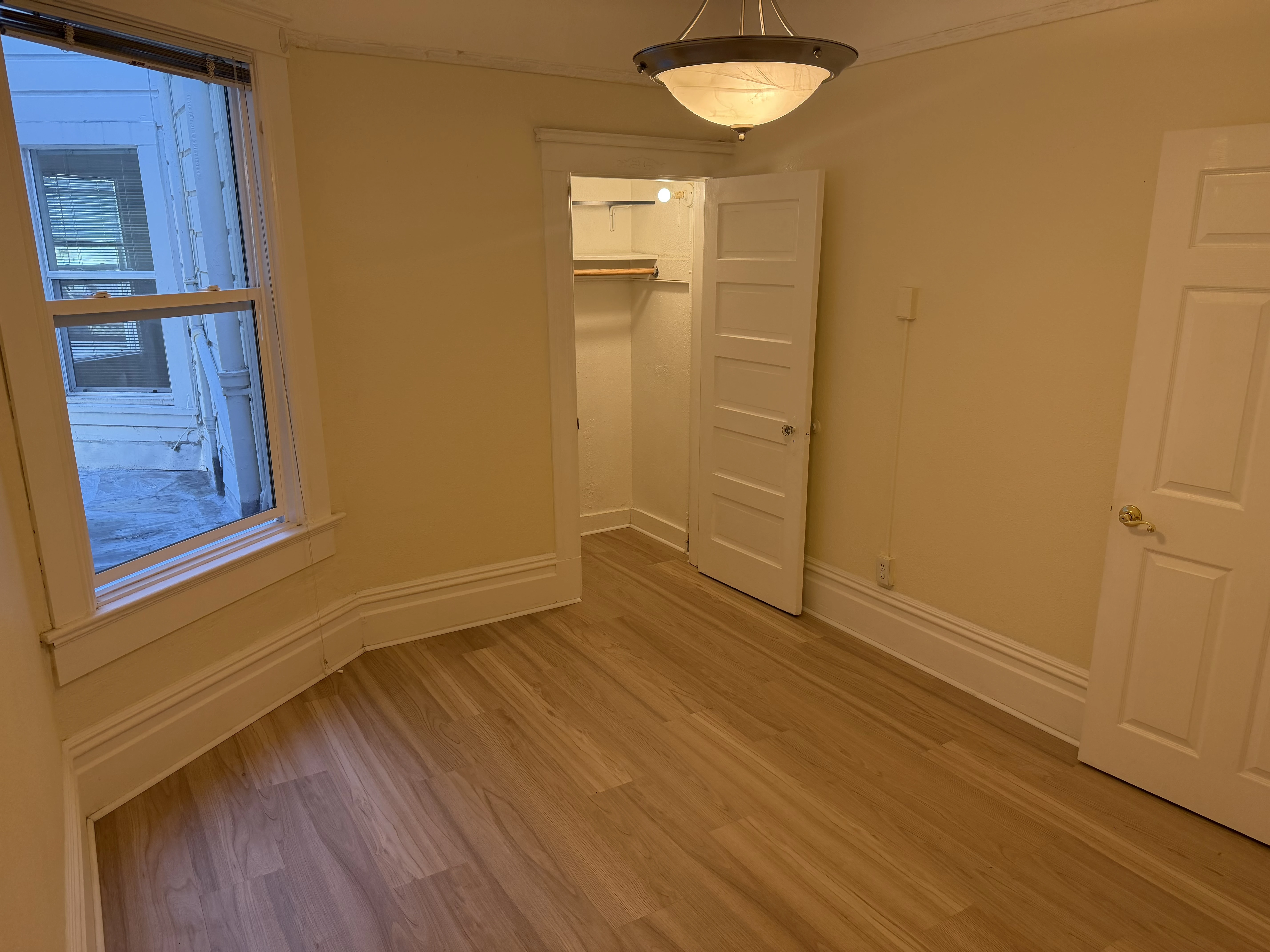 285 30th St unit 285 photo 4