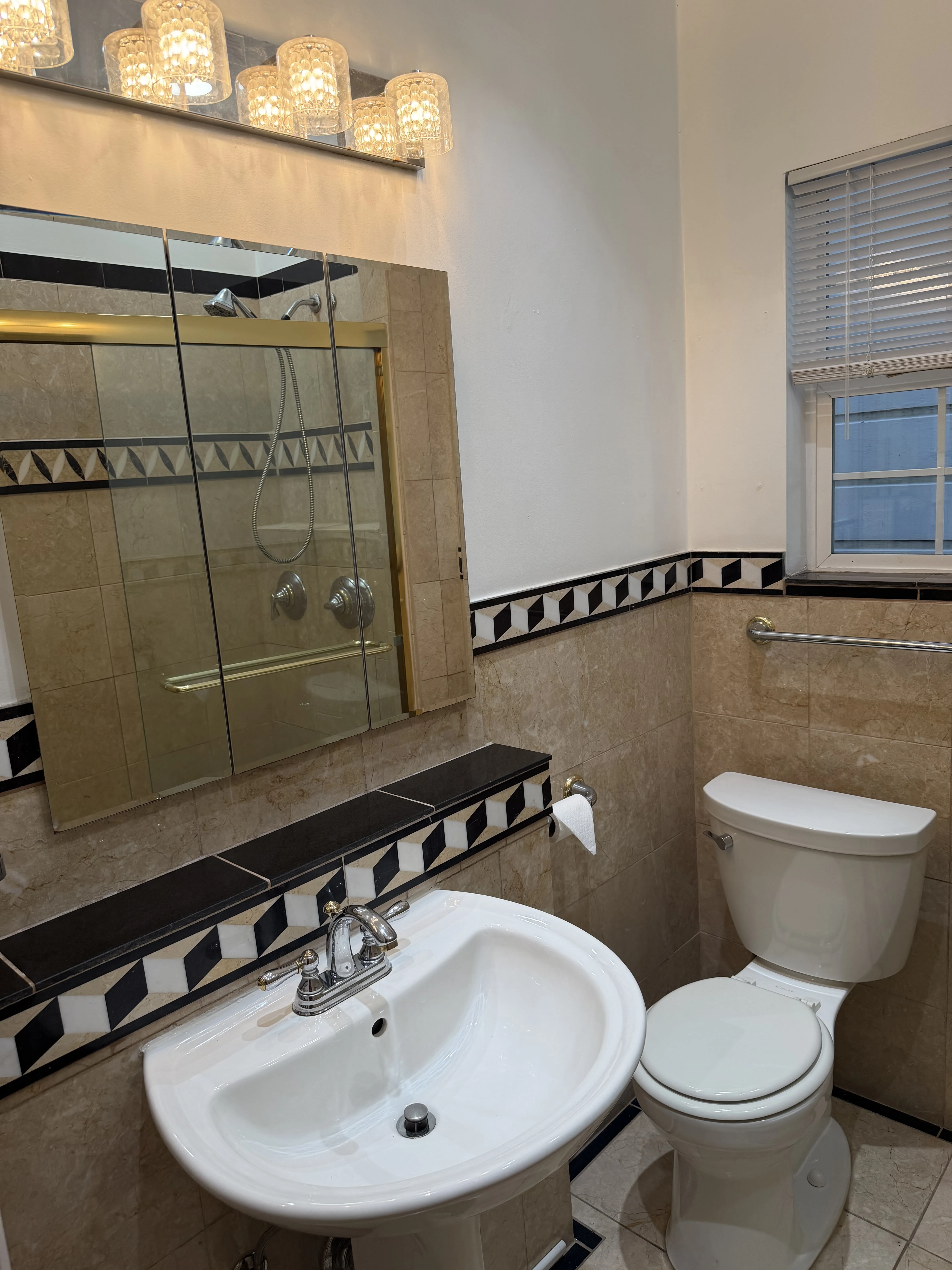 285 30th St unit 285 photo 5