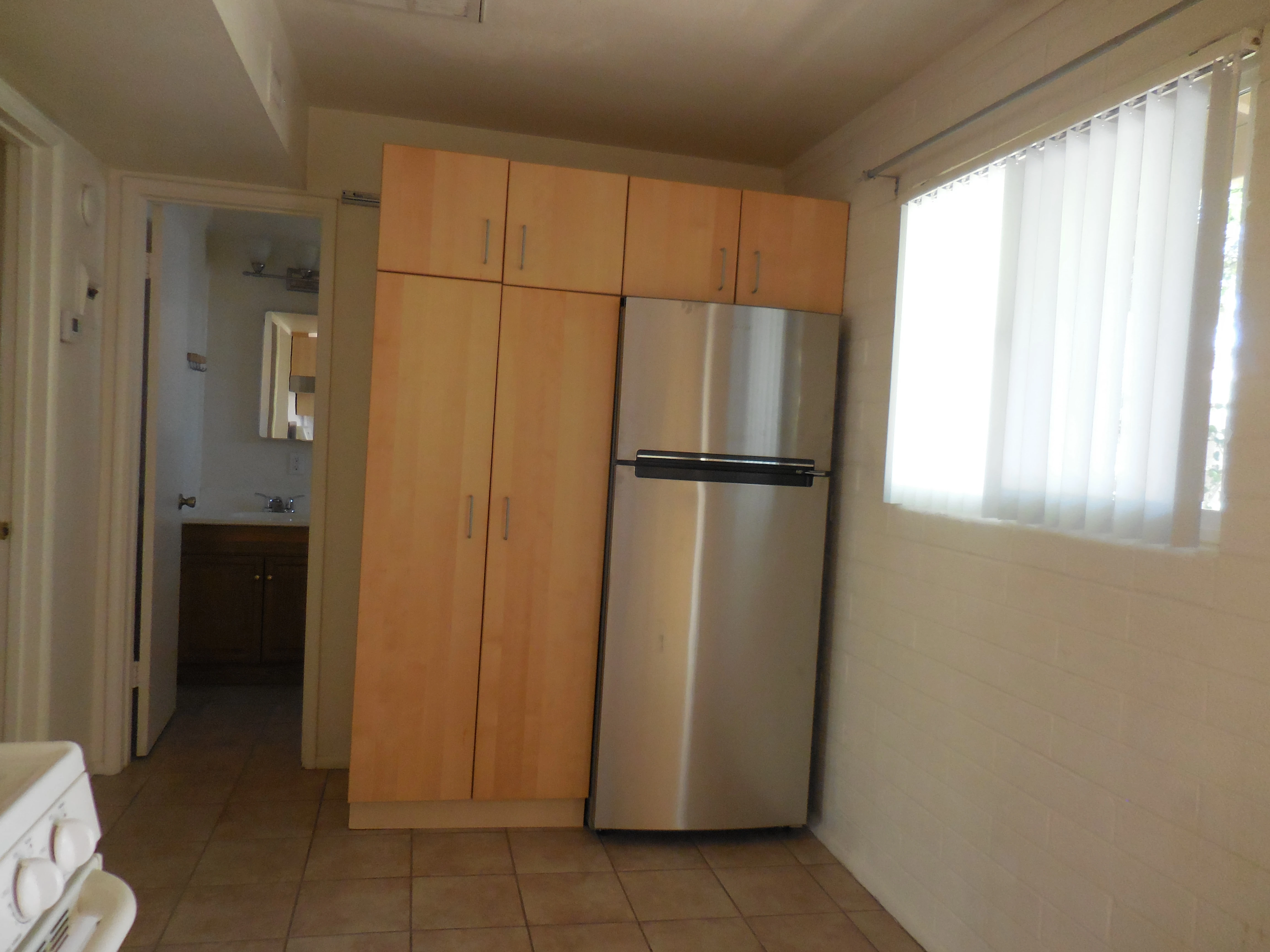 1200 E Spence Ave photo 3