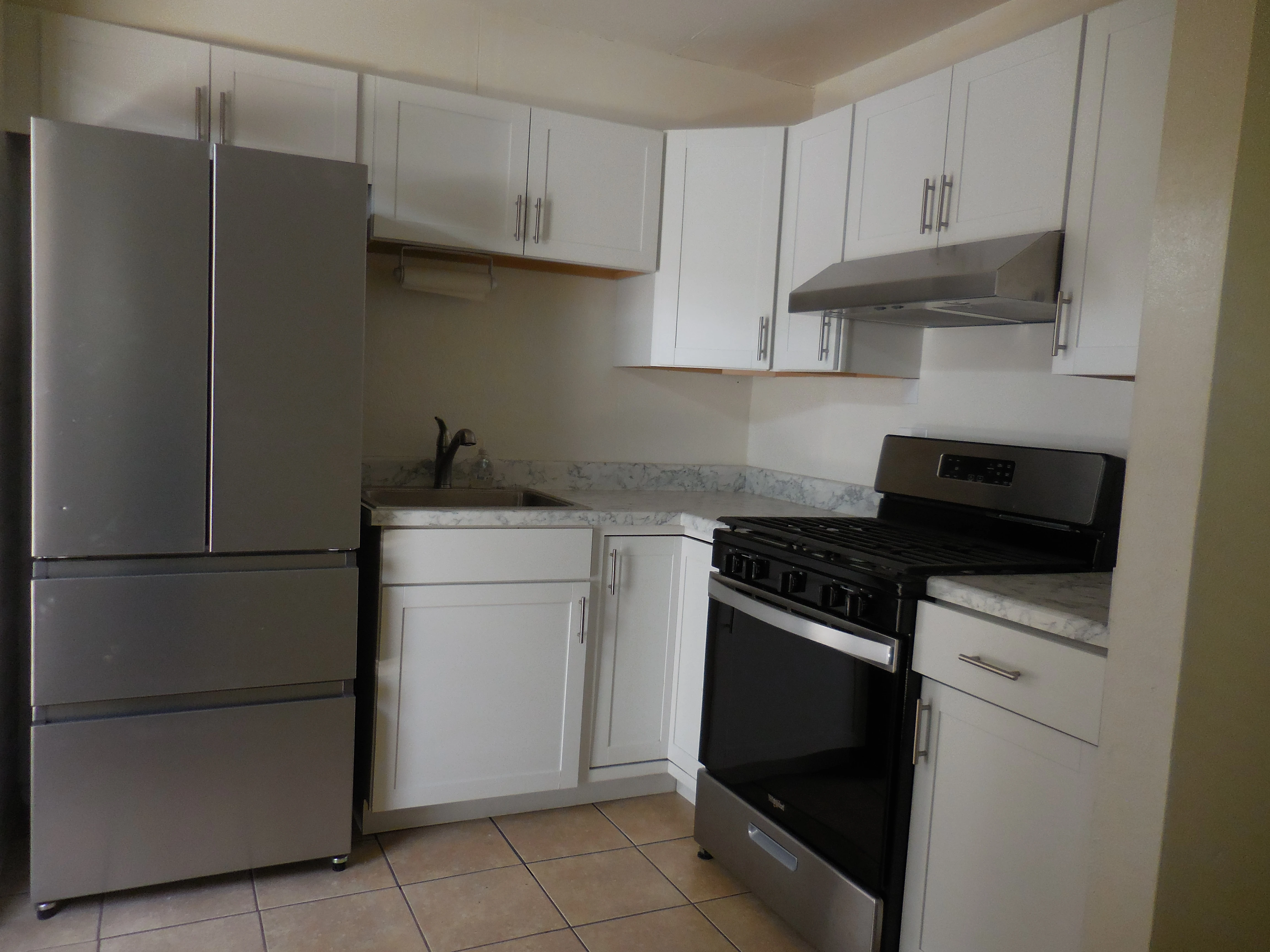 1212 E Spence Ave photo 2