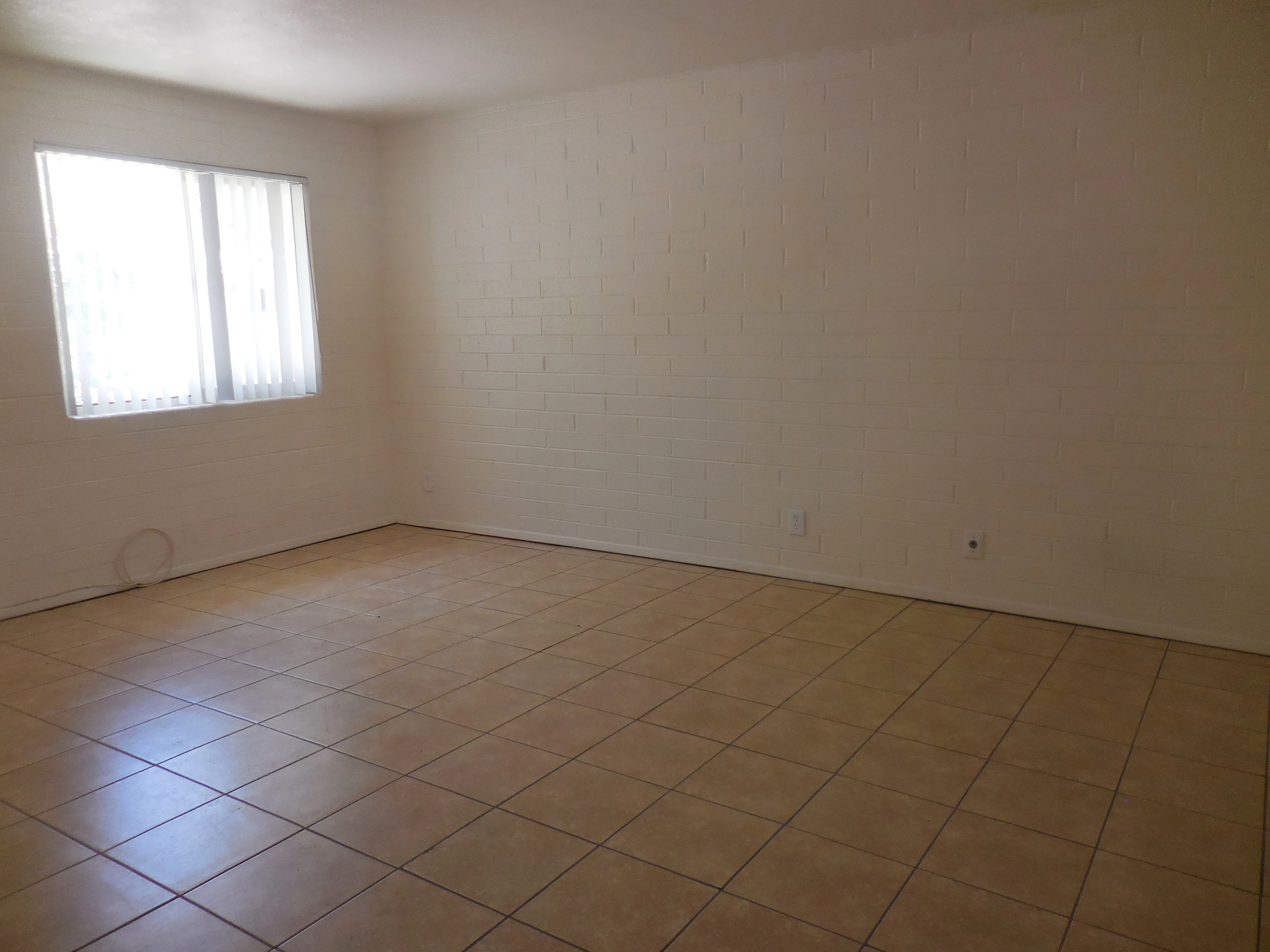 1212 E Spence Ave photo 3