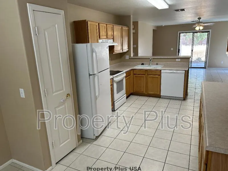 43591 W Colby Dr photo 5