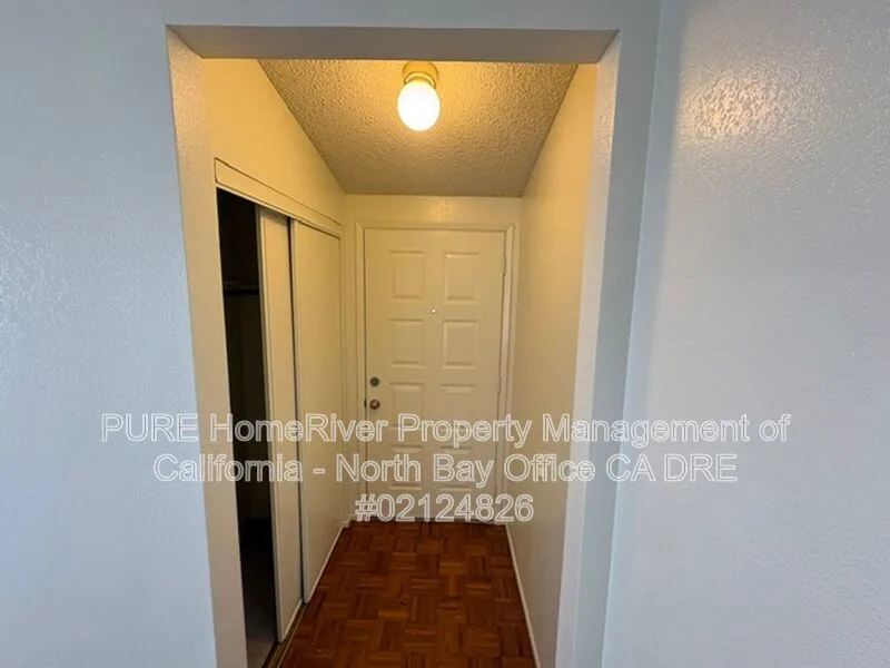 1643 Shenandoah Ct photo 3