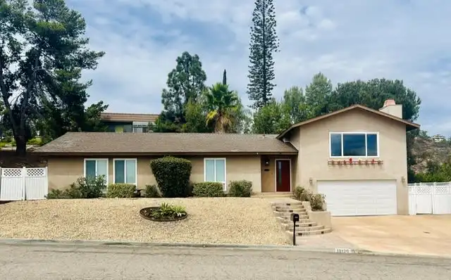 10120 Cliffwood Dr photo 2