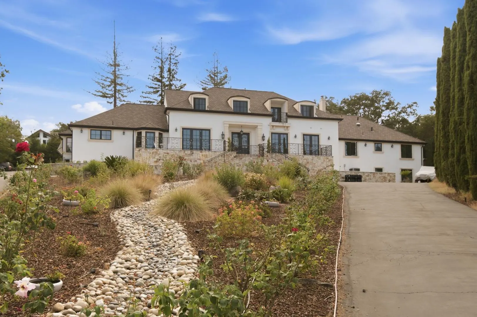 Experience Refined Living In This Expansive 6 Bed, 4.5 Bath Monte Sereno Home. photo 4