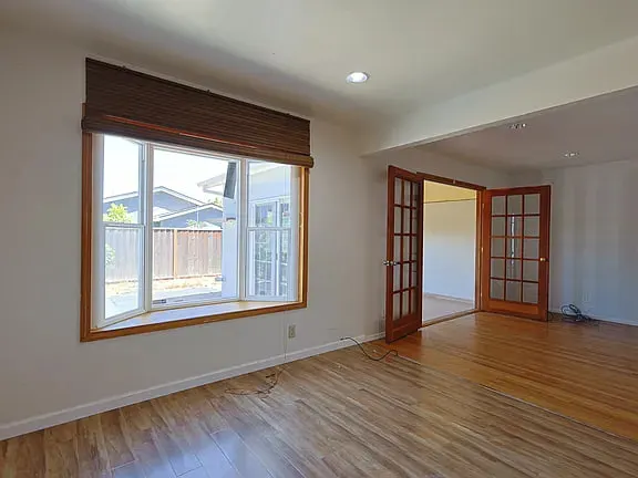 1672 Nightingale Ave photo 2