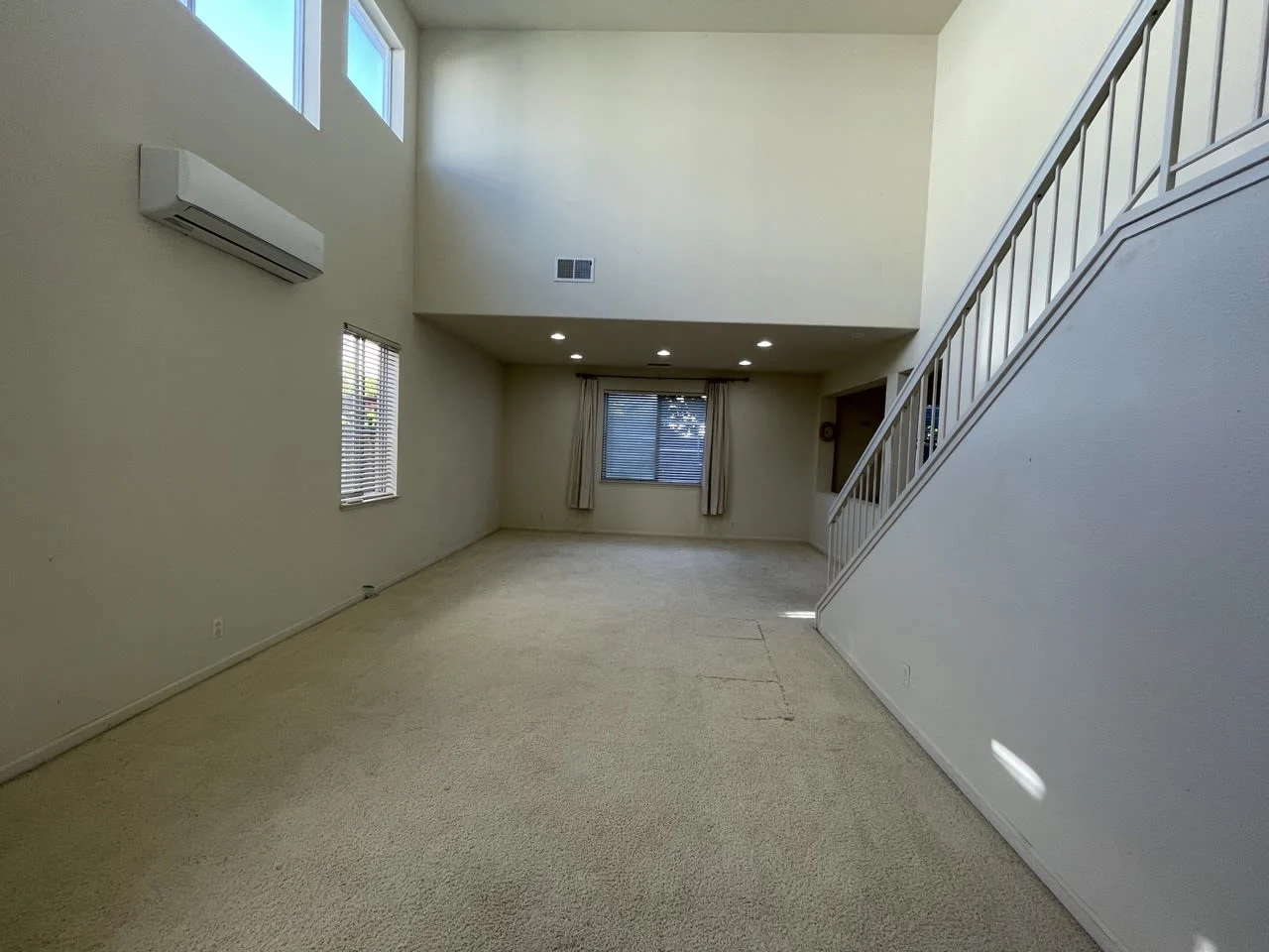 2268 Mariner Way photo 4