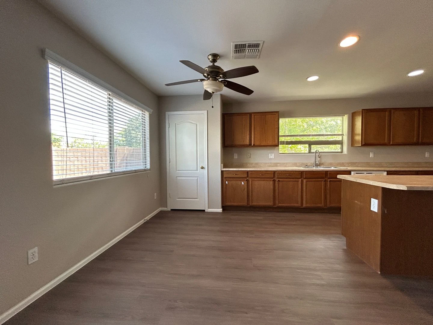28937 N Coal Ave San Tan Valley, AZ 85143 photo 3